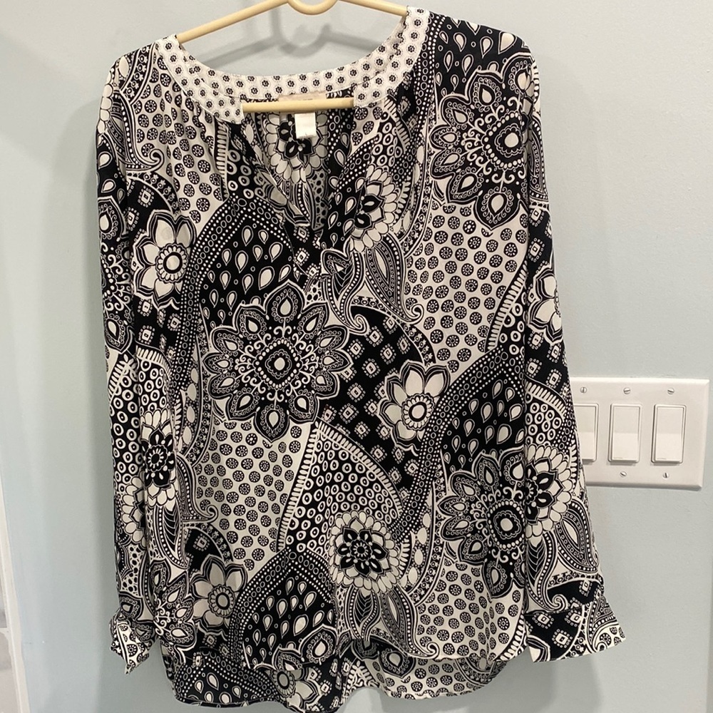 Loft large blouse paisley black and white